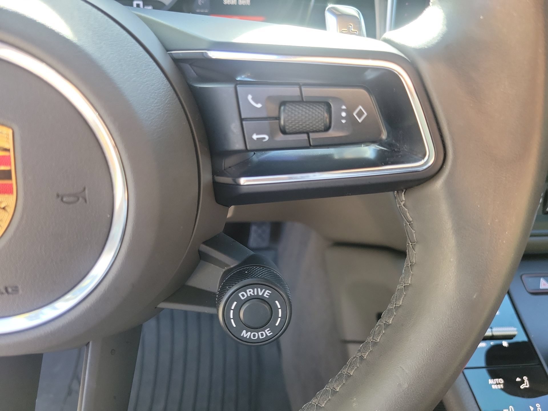 Used 2023 Porsche Macan S AWD/4WD image 29