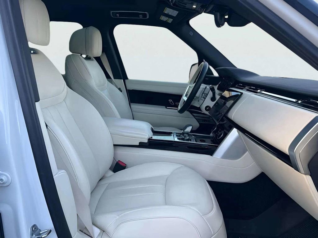 Used 2023 Land Rover Range Rover SE image 21