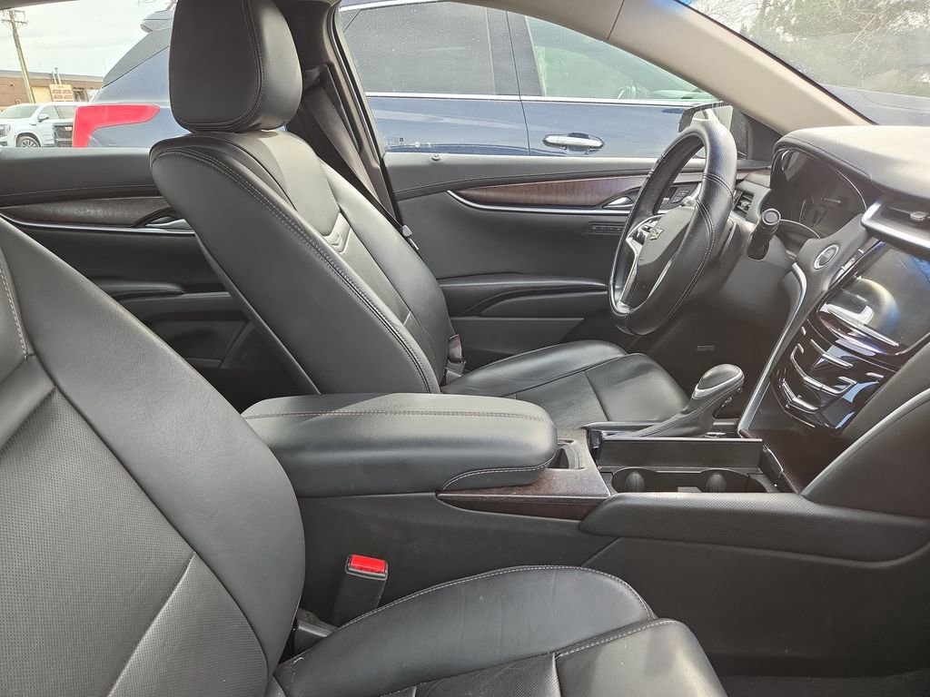 Used 2018 Cadillac XTS Luxury image 10