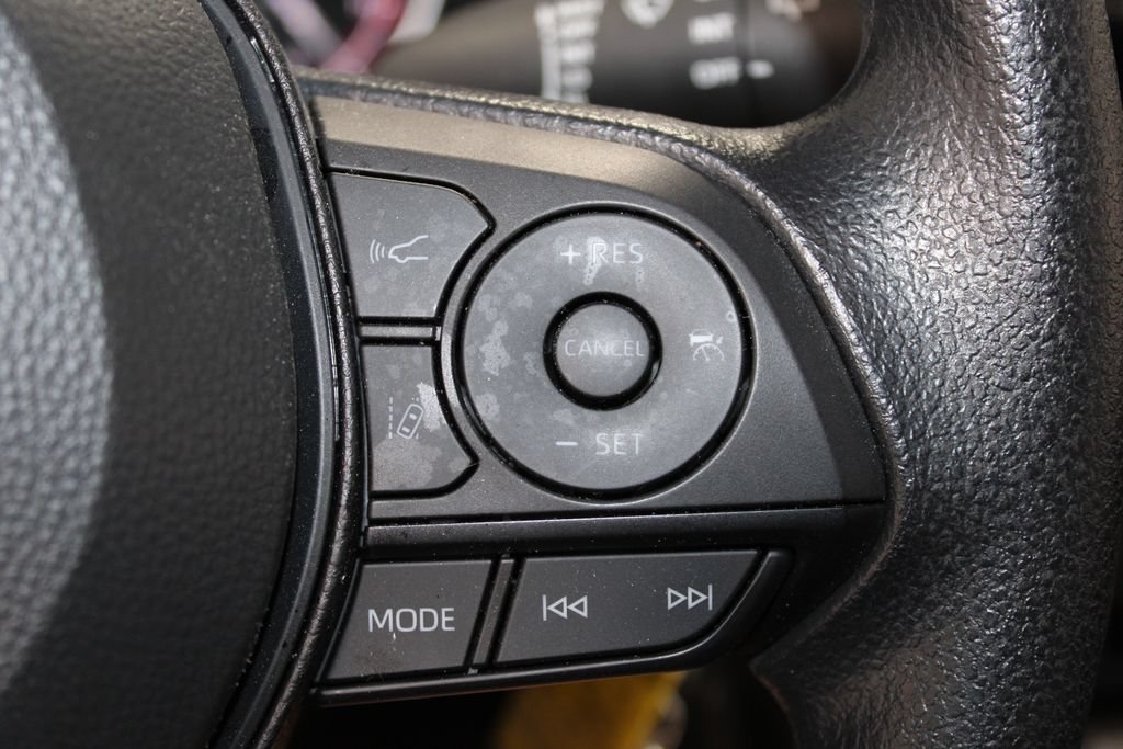Used 2025 Toyota RAV4 LE AWD/4WD image 19