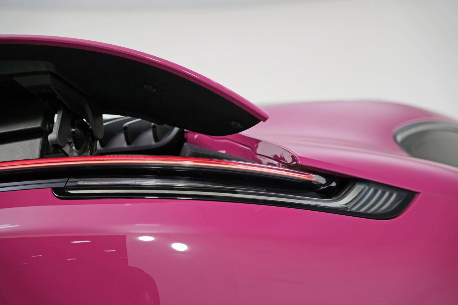 Used 2024 Porsche 911 Carrera GTS w/ Premium Package image 54