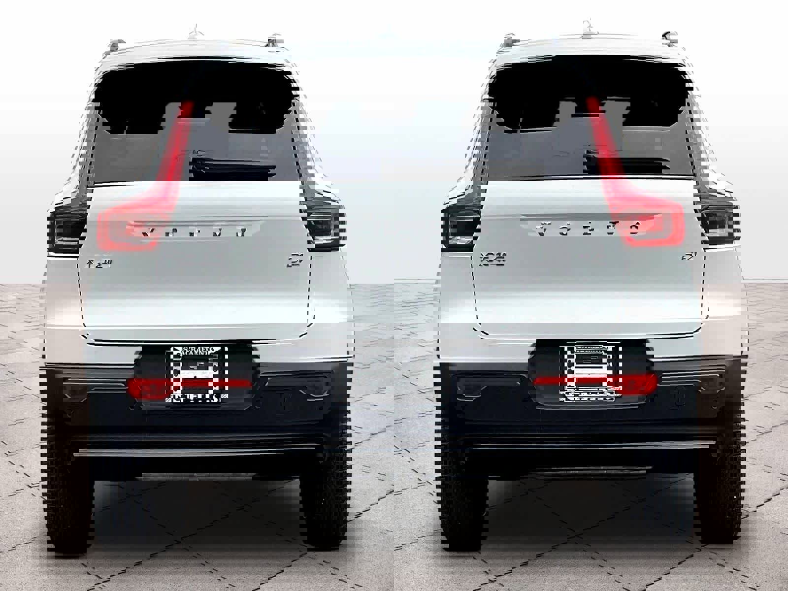 New 2026 Volvo XC40 B4 Plus w/ Climate Package image 6