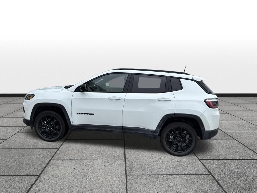 Used 2026 Jeep Compass Latitude AWD/4WD image 8