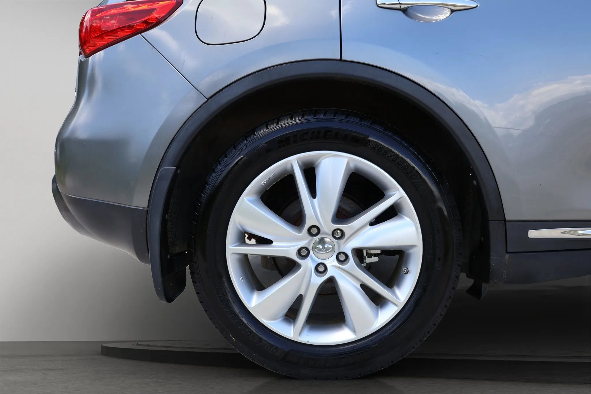 Used 2012 INFINITI FX35 AWD w/ Premium Pkg image 25
