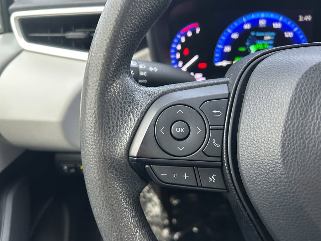 Used 2021 Toyota Corolla LE image 16