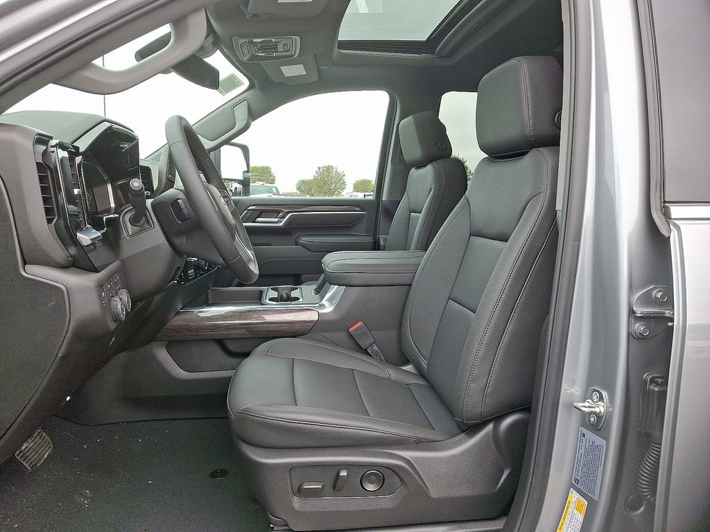 New 2026 Chevrolet Silverado 3500 LTZ w/ LTZ Convenience Package image 6