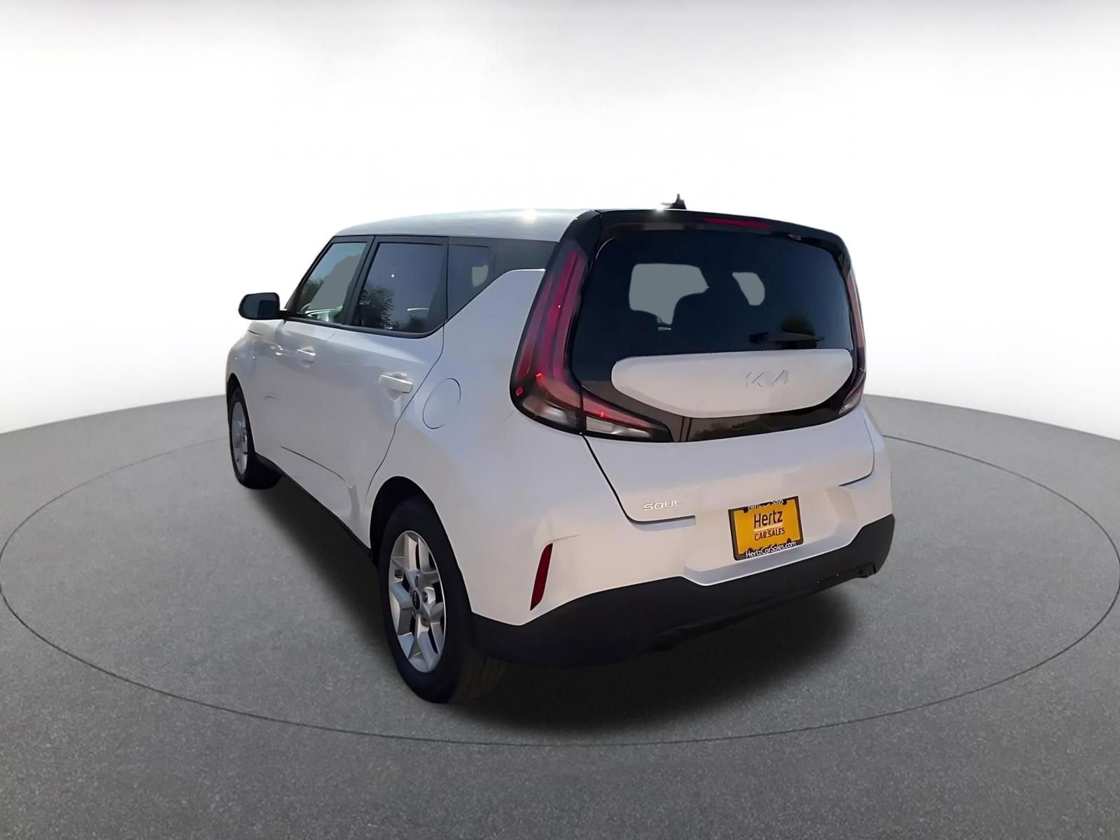 Used 2025 Kia Soul LX w/ LX Technology Package FWD image 11