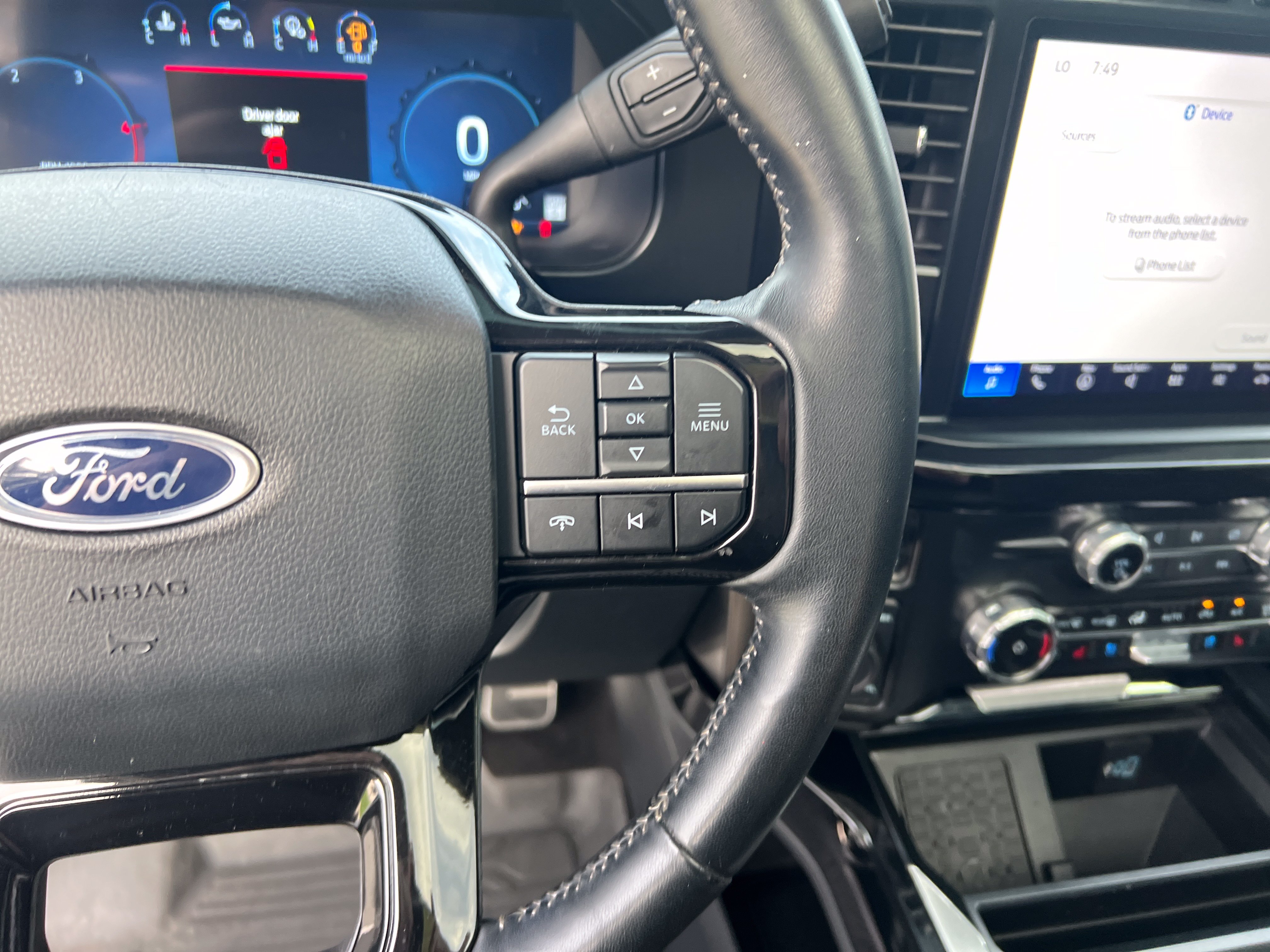 Used 2023 Ford F250 Lariat w/ Lariat Ultimate Package AWD/4WD image 18