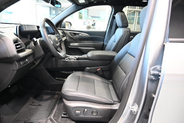 New 2027 Chevrolet Traverse LT w/ LPO, Floor Liner Package AWD/4WD image 9