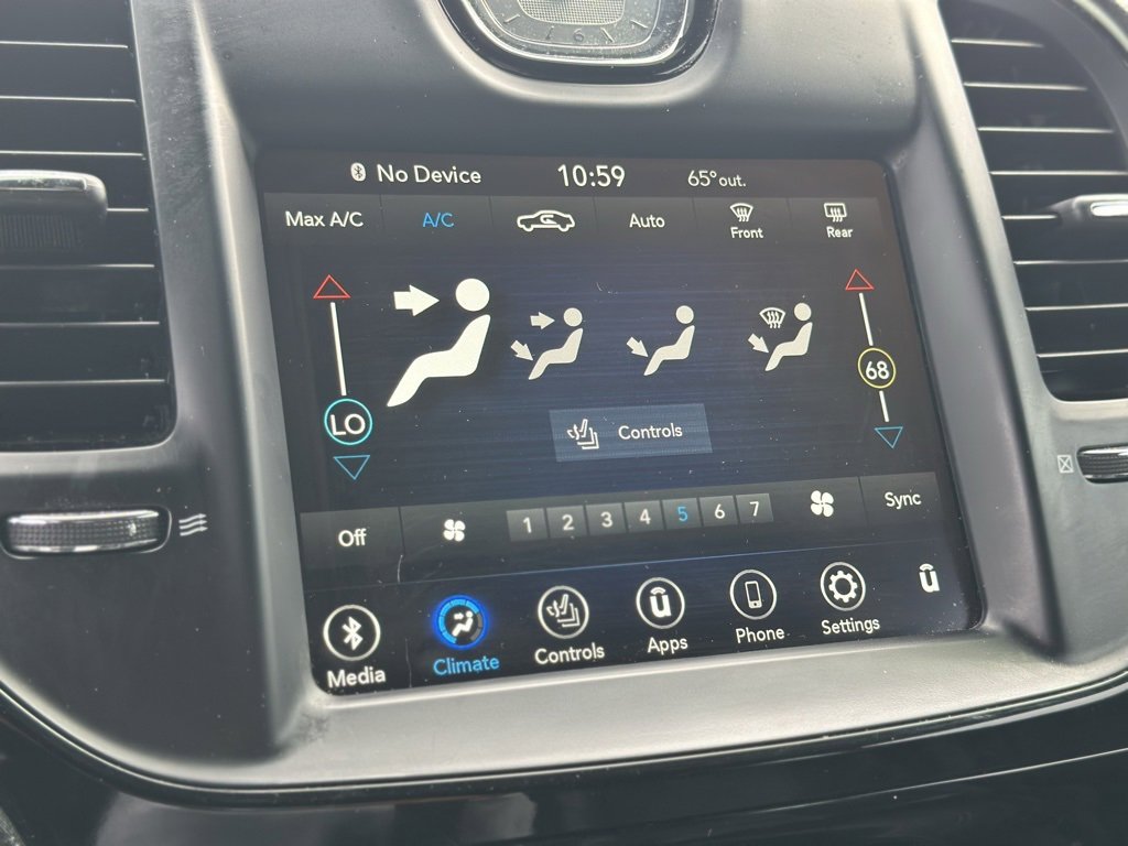 Used 2018 Chrysler 300 S image 34