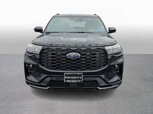 Used 2025 Ford Explorer ST-Line image 2