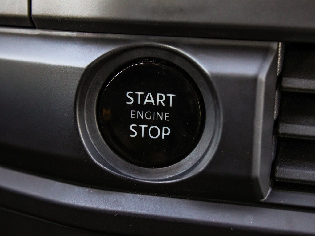 Used 2025 Nissan Pathfinder S AWD/4WD image 29