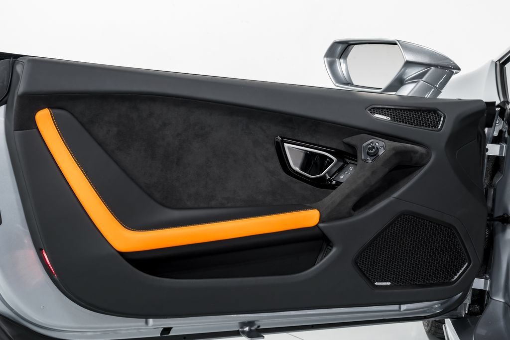 Used 2023 Lamborghini Huracan Tecnica RWD image 9