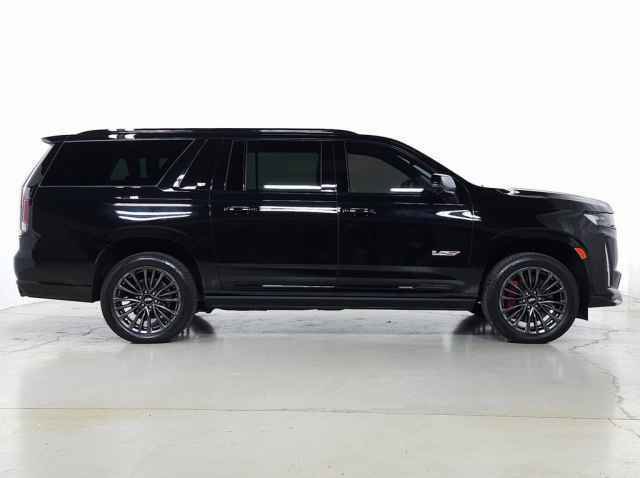 Used 2024 Cadillac Escalade ESV V w/ Heavy-Duty Trailer Package image 11