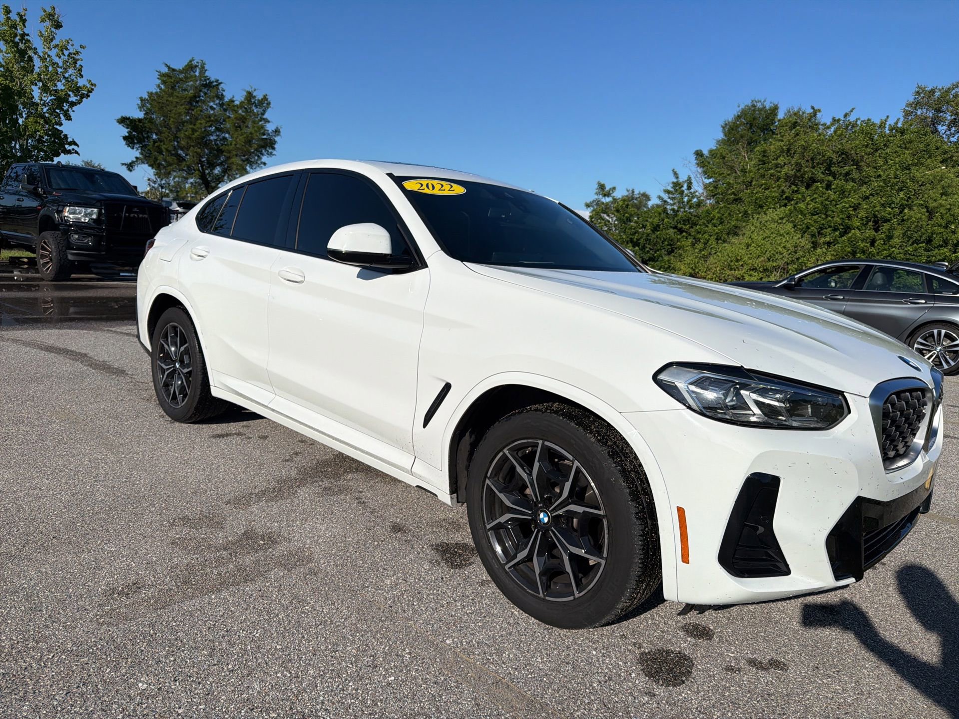 Used 2022 BMW X4 xDrive30i w/ M Sport Package 2 AWD/4WD image 1