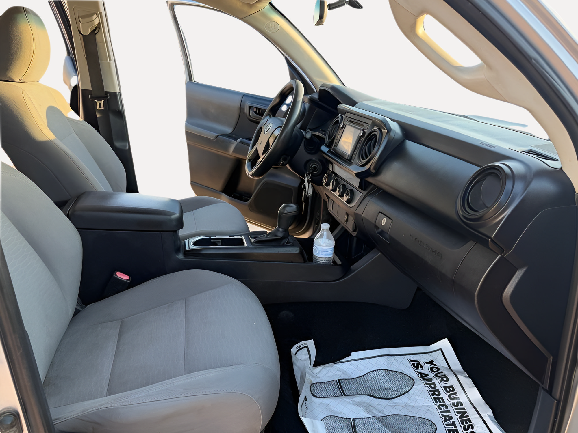 Used 2017 Toyota Tacoma SR w/ Tow Package AWD/4WD image 8