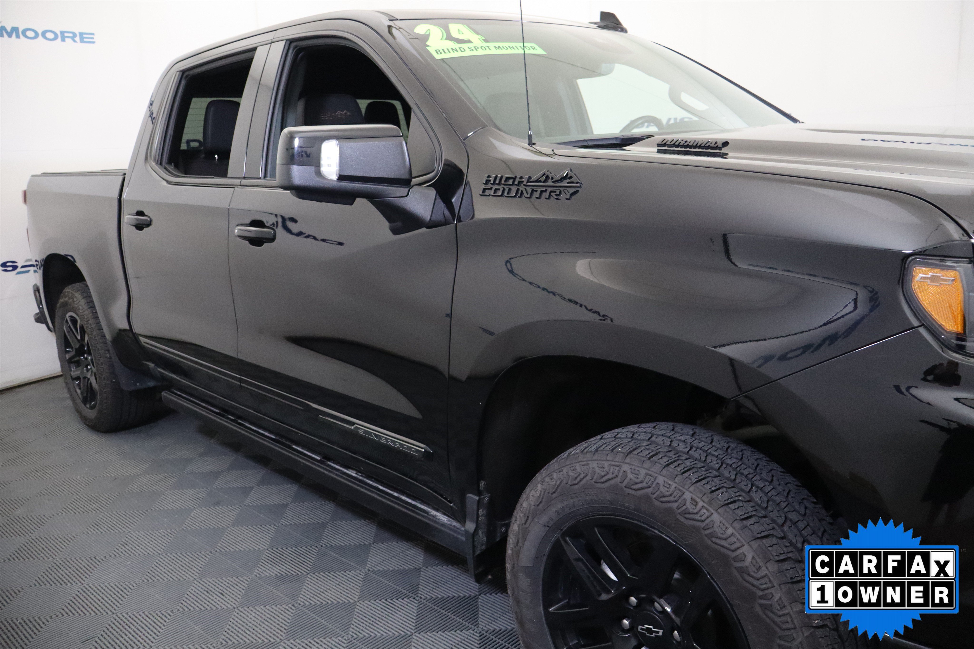 Used 2024 Chevrolet Silverado 1500 High Country w/ Midnight Edition AWD/4WD image 4