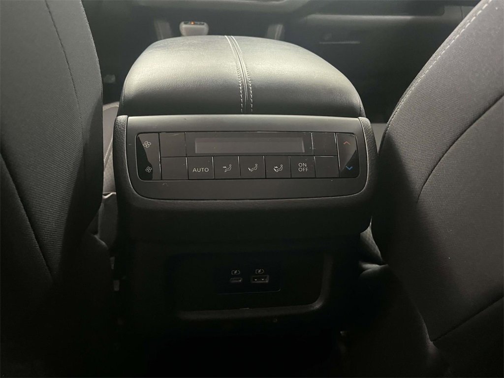 Used 2022 Nissan Pathfinder SV image 15