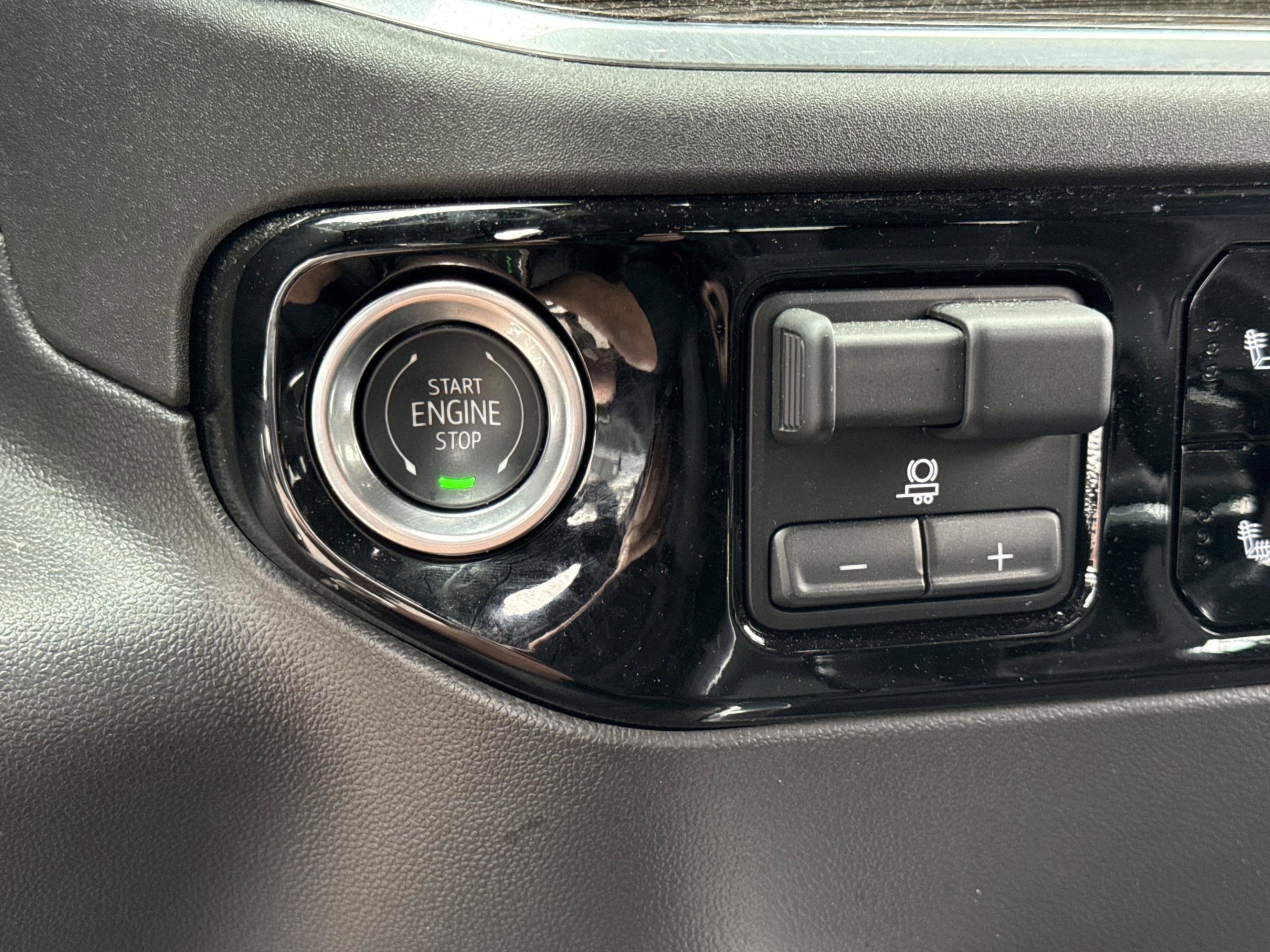 Used 2025 Chevrolet Silverado 1500 LT Trail Boss w/ Convenience Package II image 12