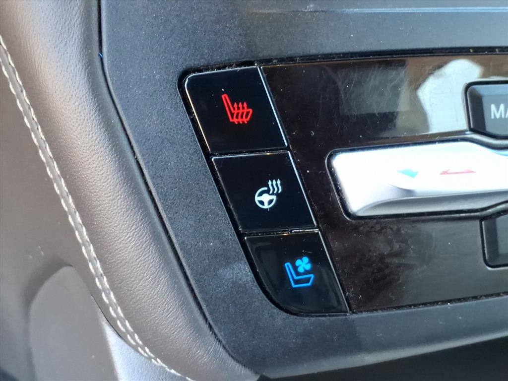 Used 2020 Ford Explorer Platinum w/ Premium Technology Package image 9