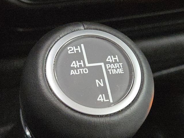 Used 2019 Jeep Wrangler Unlimited Sahara w/ Safety Group image 8