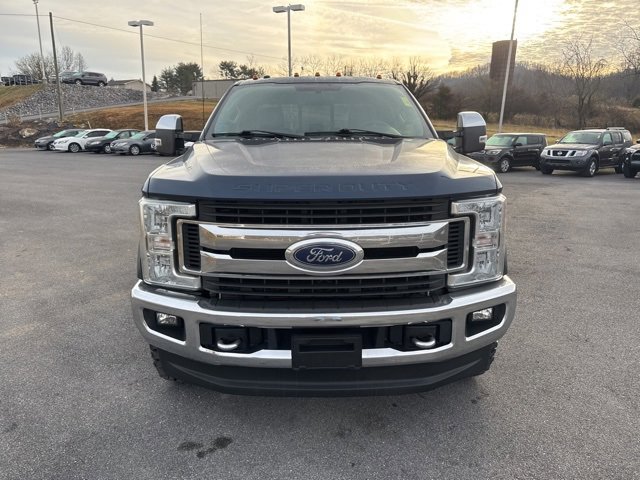 Used 2017 Ford F250 XLT w/ XLT Premium Package image 3