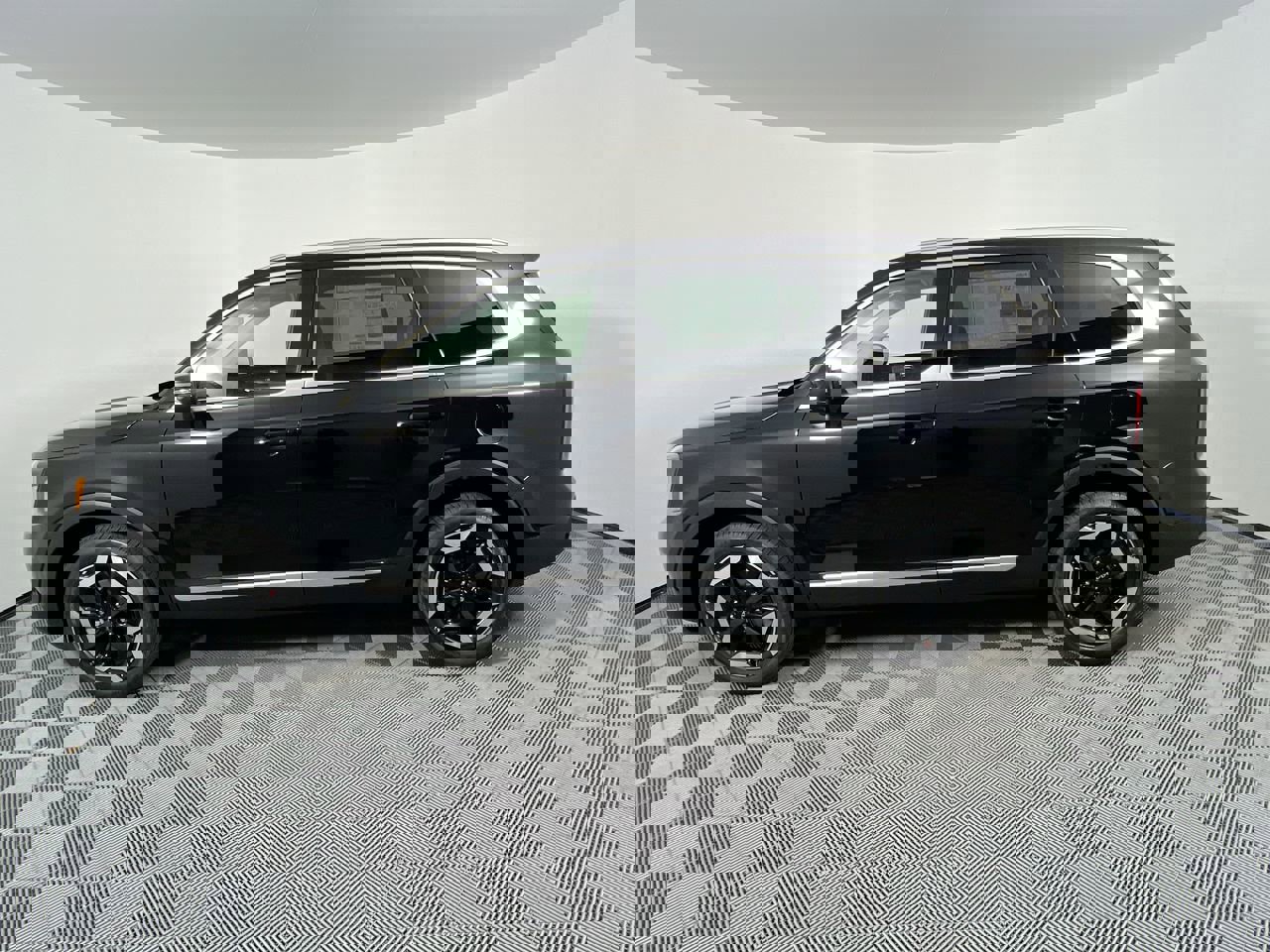 Used 2025 Kia Telluride EX w/ EX Captain's Chair Package image 7