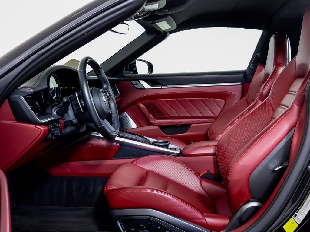Certified 2021 Porsche 911 Targa 4S AWD/4WD image 5