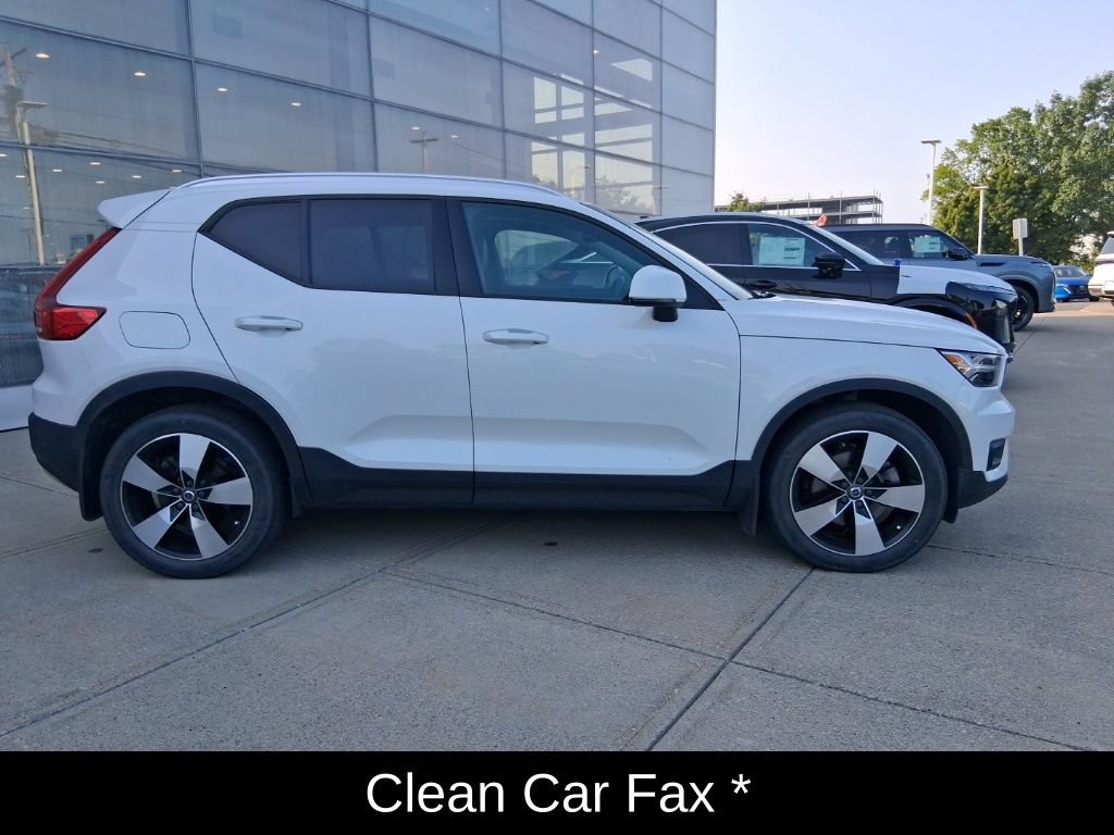 Used 2021 Volvo XC40 T5 Momentum w/ Protection Package Premier AWD/4WD image 2