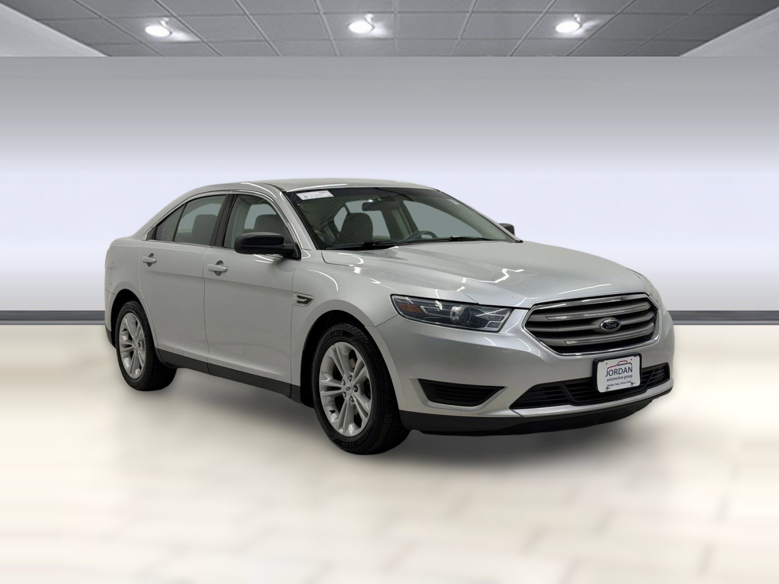 Used 2017 Ford Taurus SE image 6