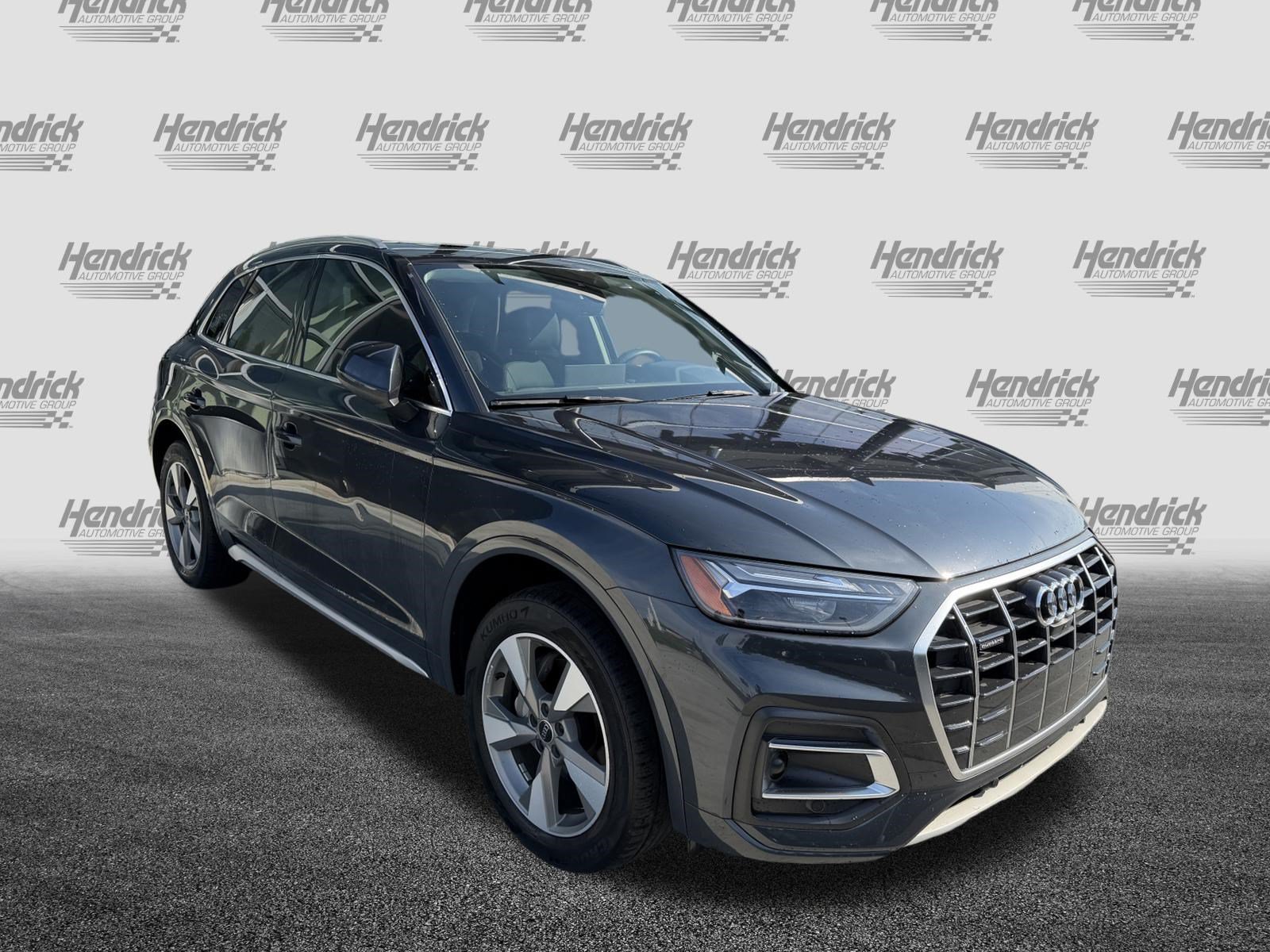 Used 2023 Audi Q5 2.0T Premium Plus w/ Premium Plus Package AWD/4WD image 2