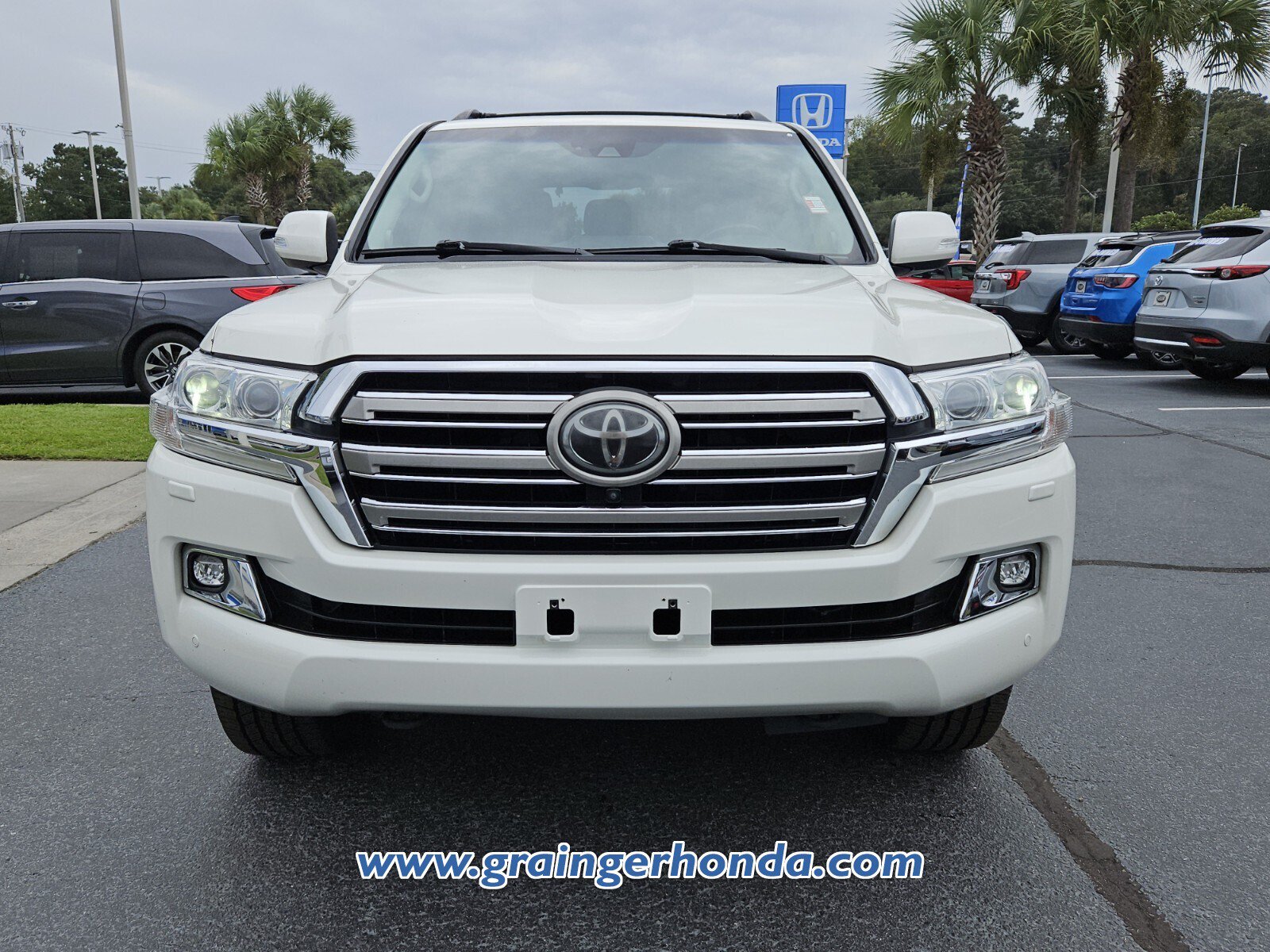 Used 2019 Toyota Land Cruiser w/ Four Season Floor Mat Package AWD/4WD image 8