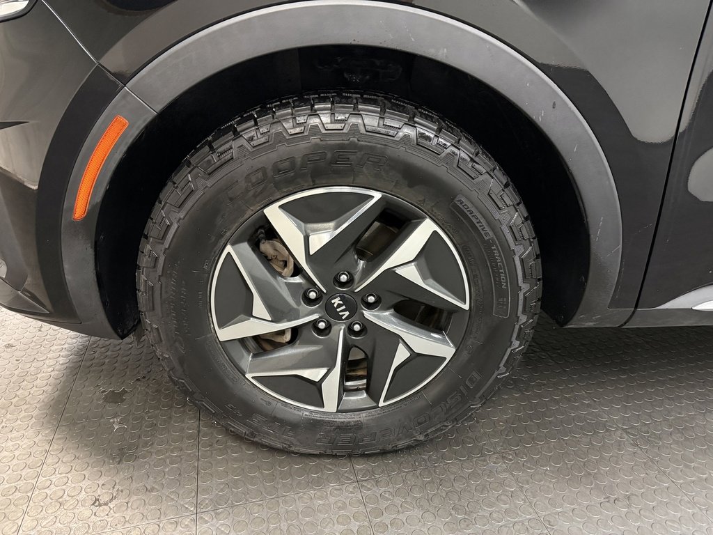 Used 2021 Kia Sorento S image 11