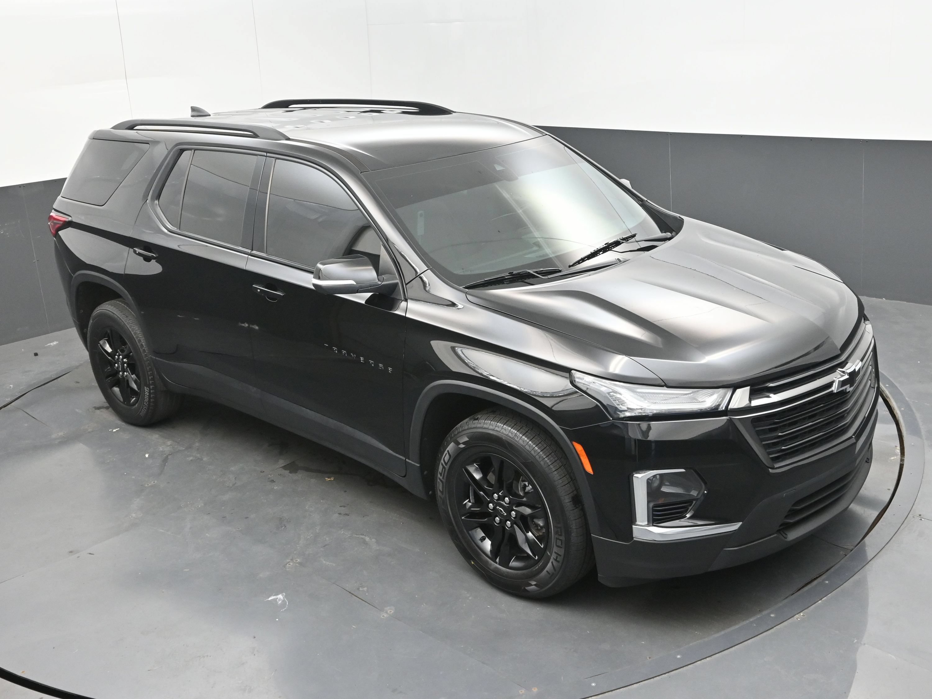 Used 2023 Chevrolet Traverse LT FWD image 37