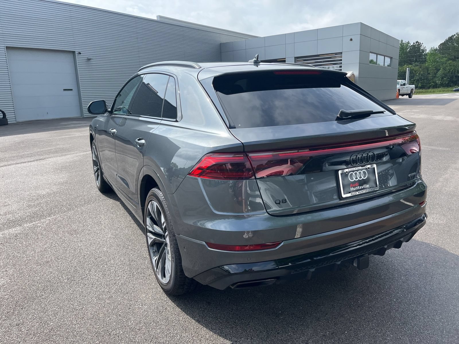 Used 2025 Audi Q8 Premium Plus w/ Premium Plus Package AWD/4WD image 8