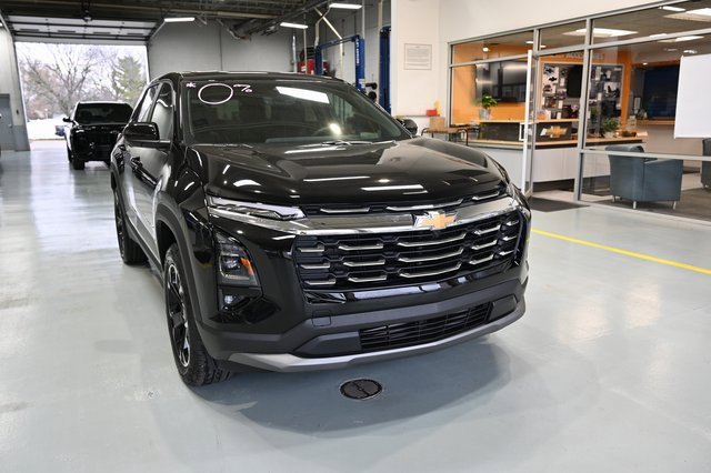 New 2026 Chevrolet Equinox LT image 3