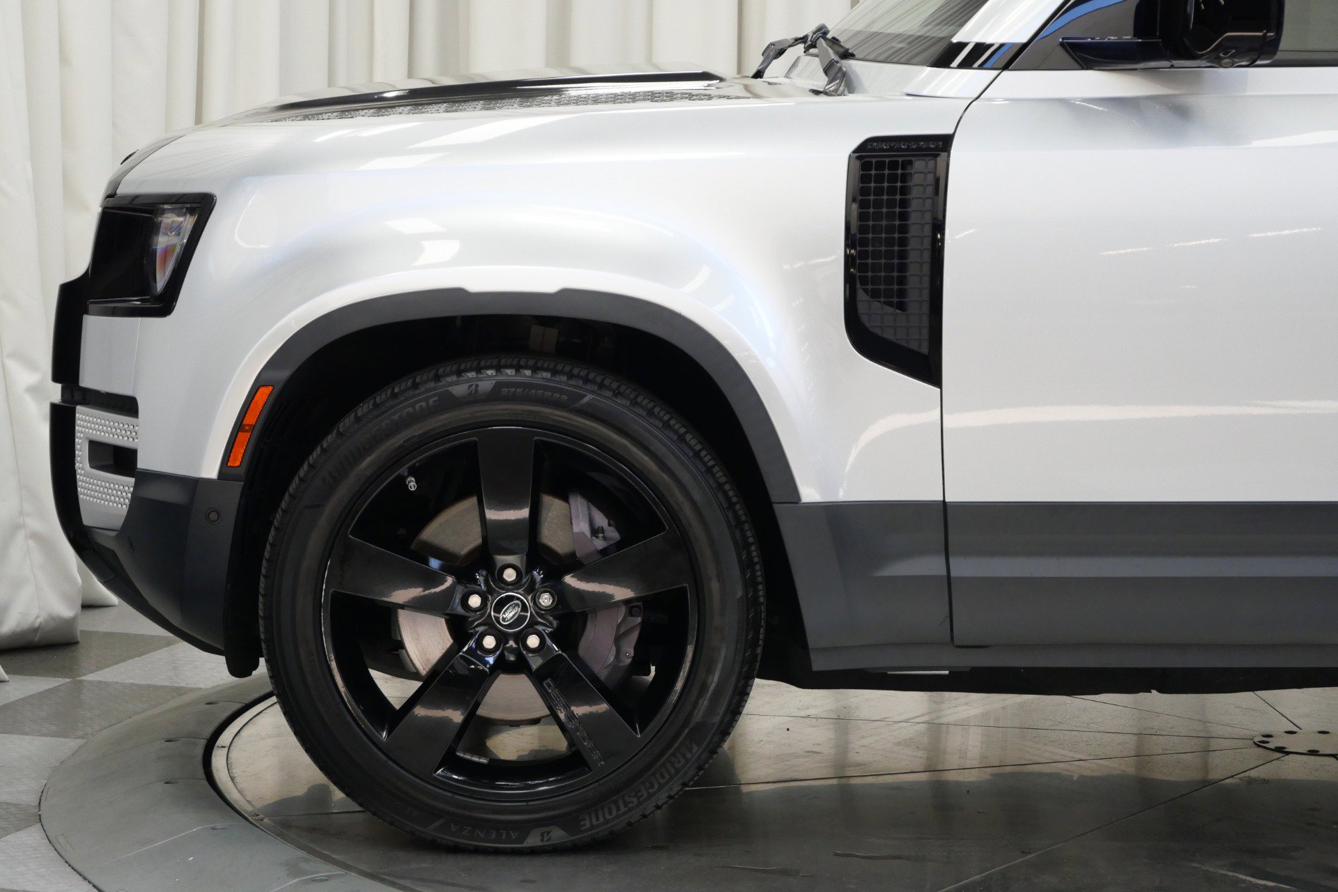 Used 2020 Land Rover Defender 110 First Edition image 10