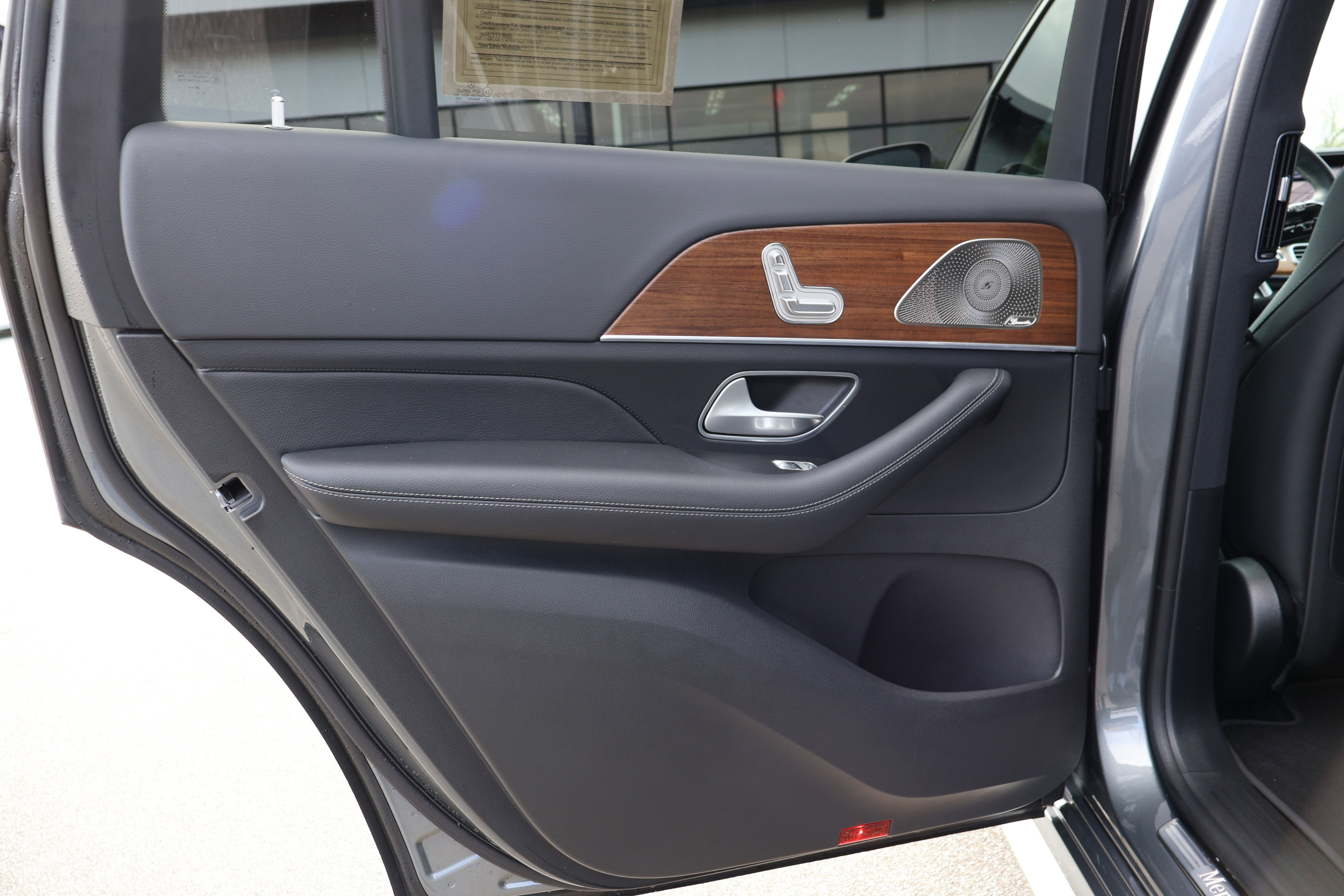 Used 2025 Mercedes-Benz GLS 450 4MATIC image 16