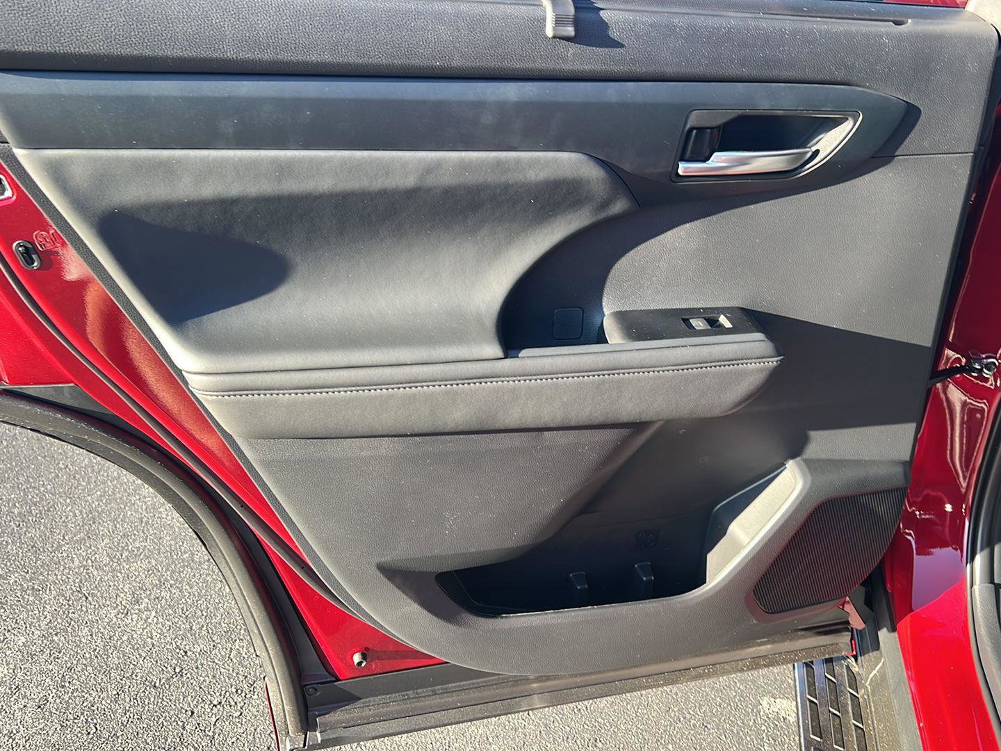 New 2026 Toyota Highlander XLE image 16