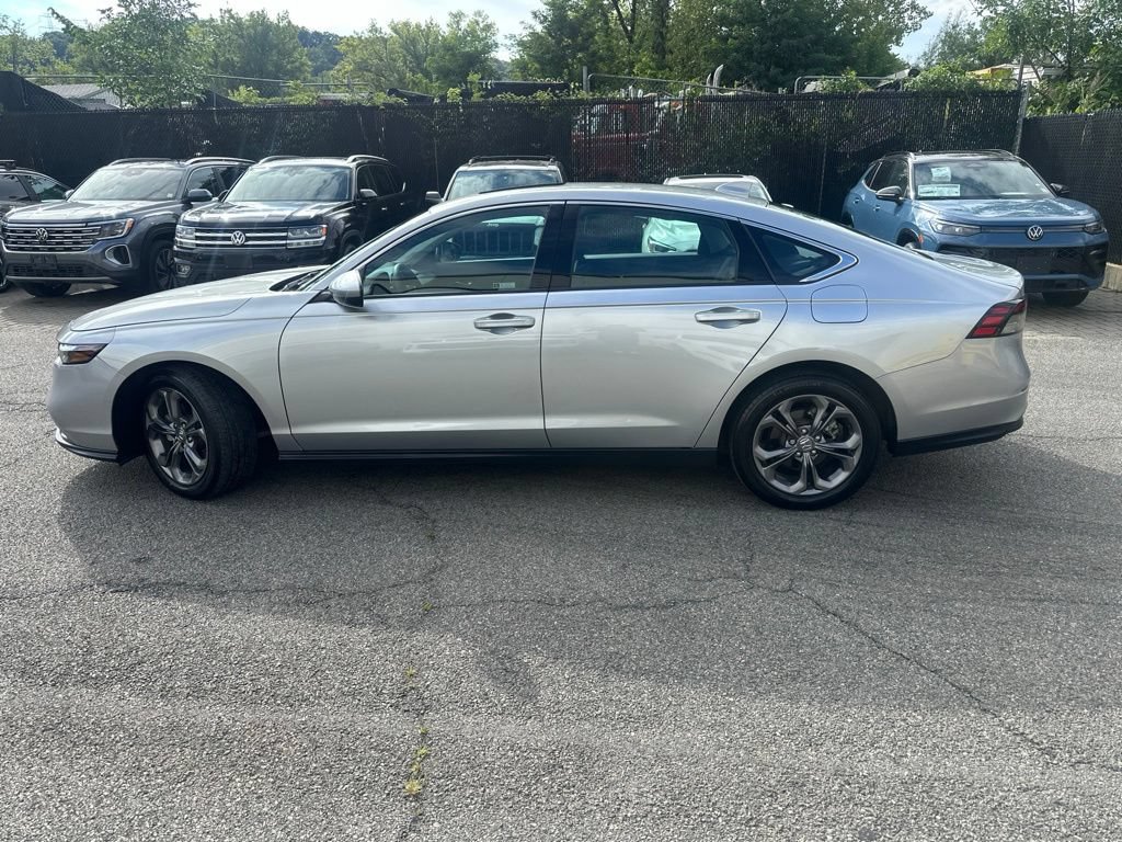 Used 2024 Honda Accord EX image 3