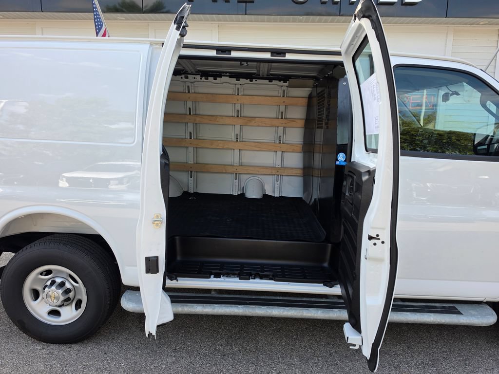 Certified 2025 Chevrolet Express 2500 w/ Driver Convenience Package RWD image 33