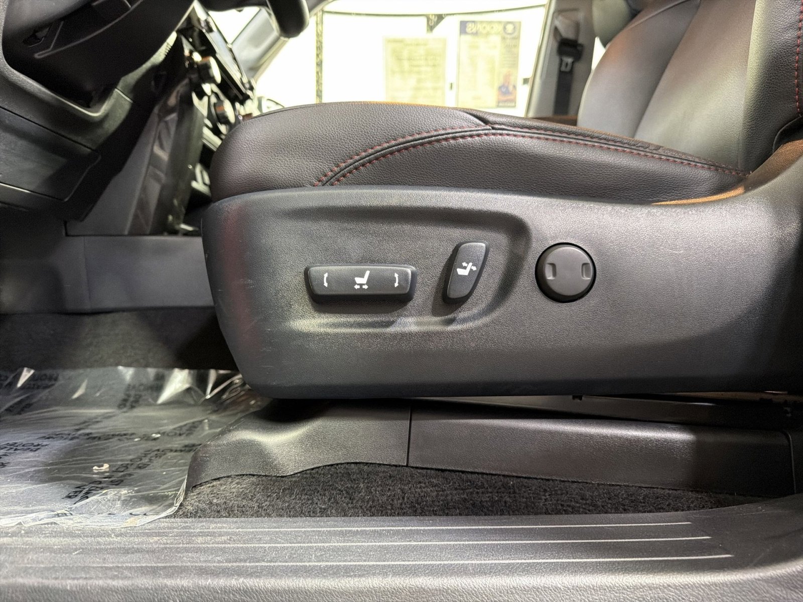 Used 2024 Toyota 4Runner TRD Off-Road Premium AWD/4WD image 38