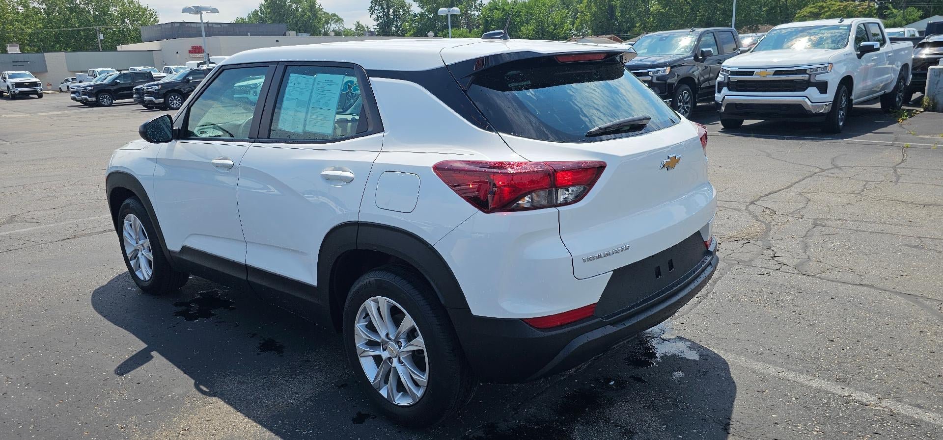 Used 2023 Chevrolet TrailBlazer LS FWD image 5