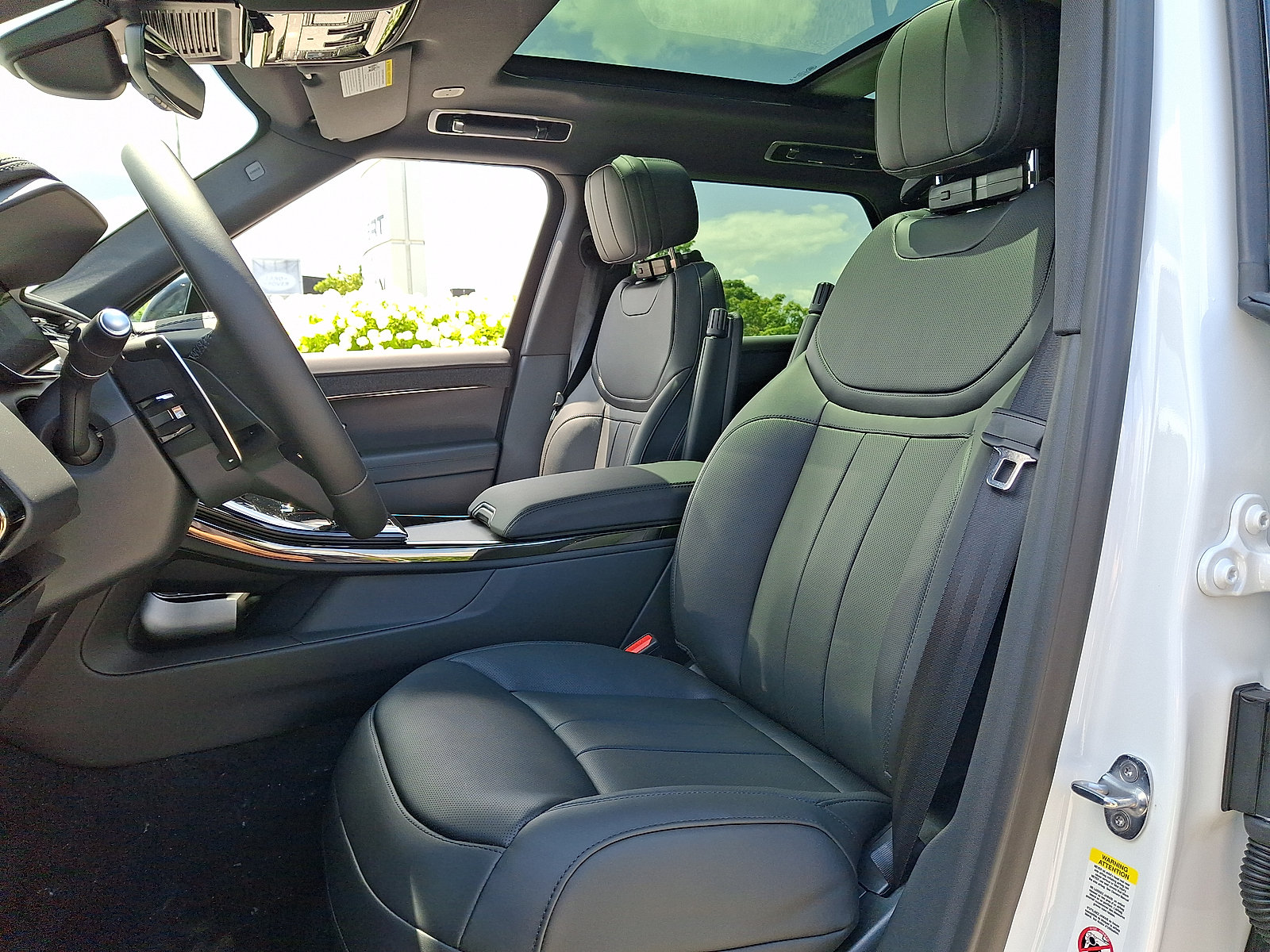 New 2026 Land Rover Range Rover Sport Dynamic SE AWD/4WD image 3