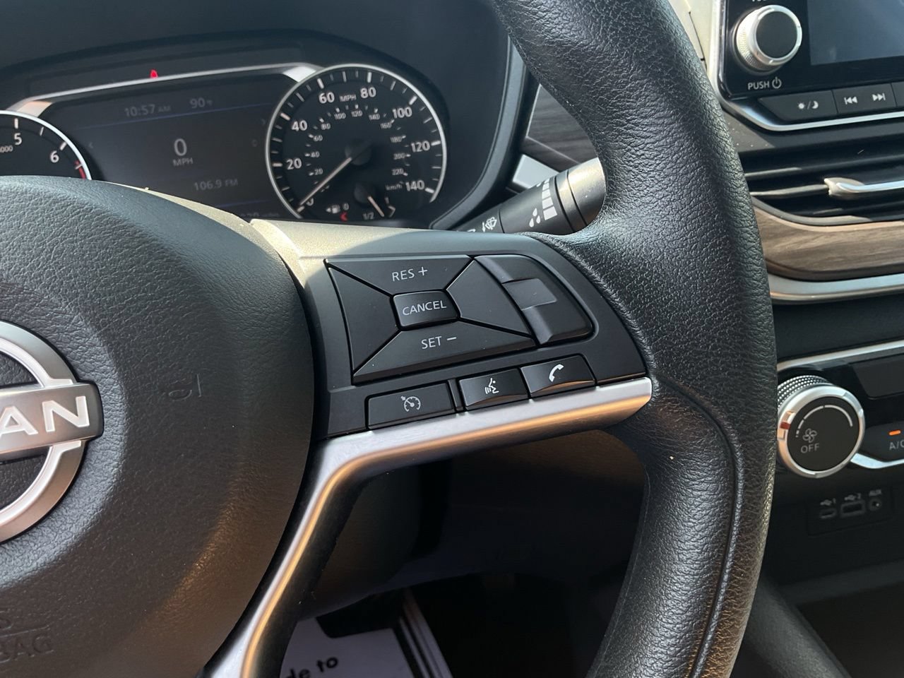 Used 2025 Nissan Altima 2.5 SV FWD image 29