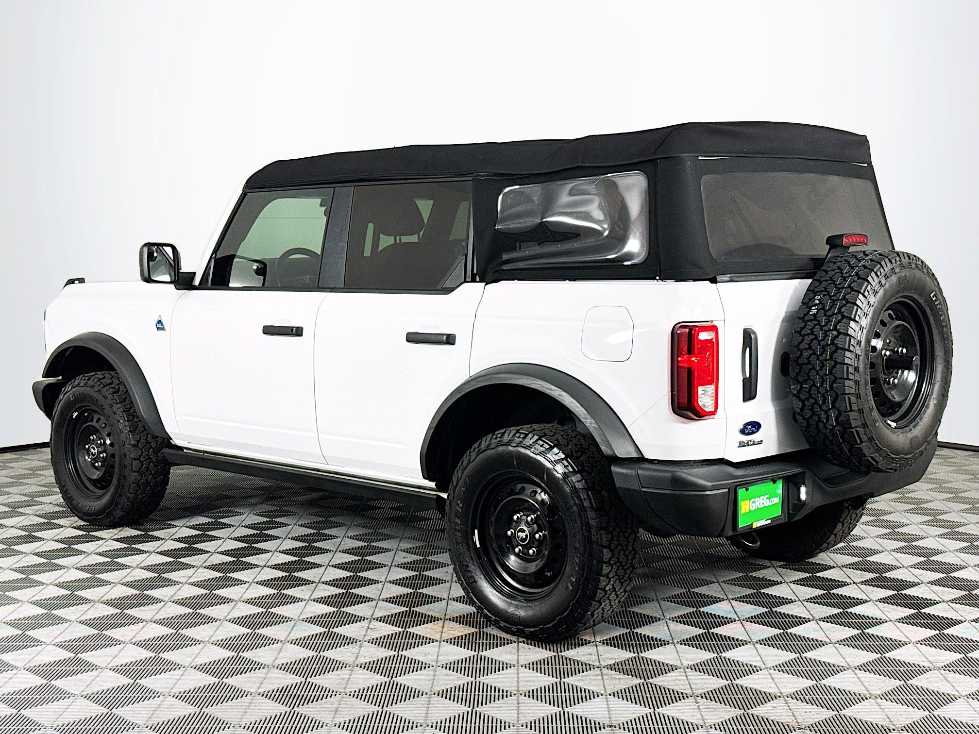 Used 2023 Ford Bronco Black Diamond image 6