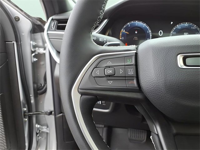 New 2025 Jeep Grand Cherokee L Altitude image 15