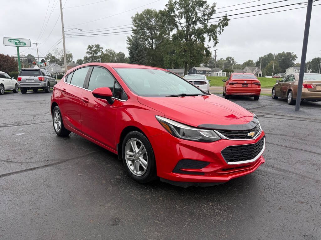 Used 2017 Chevrolet Cruze LT w/ Convenience Package FWD image 5