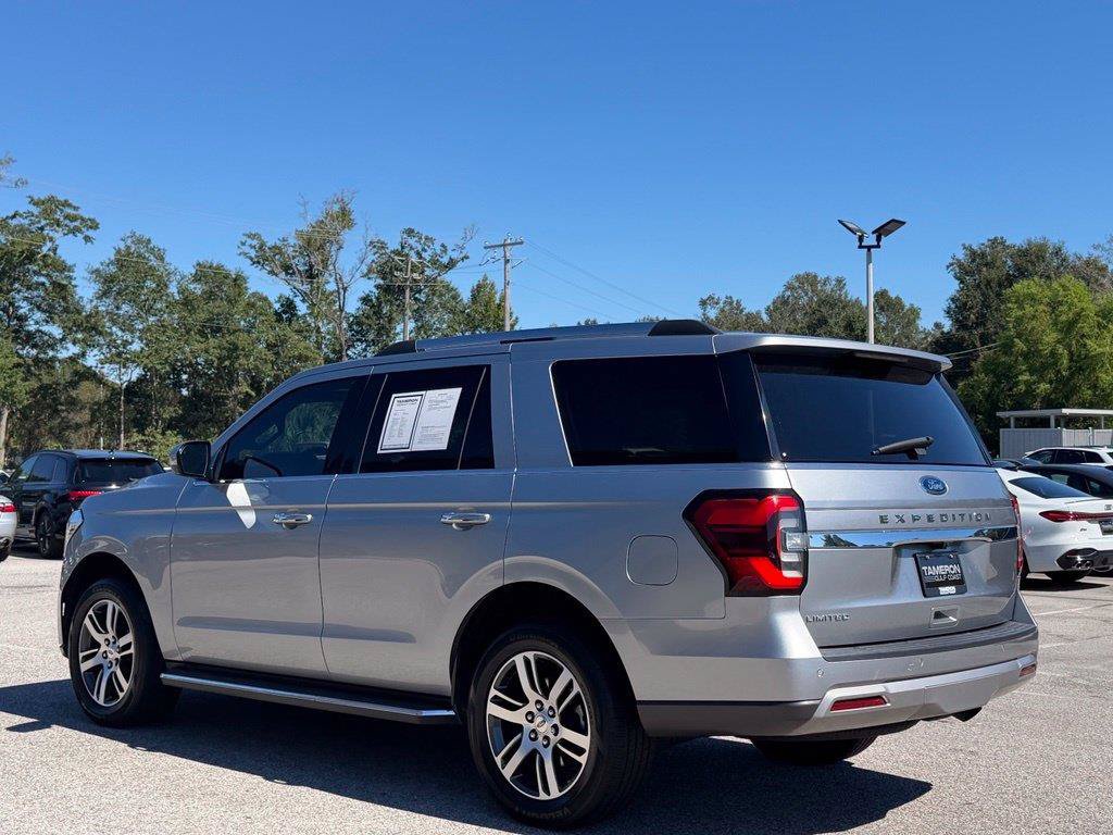 Used 2022 Ford Expedition Limited RWD image 4