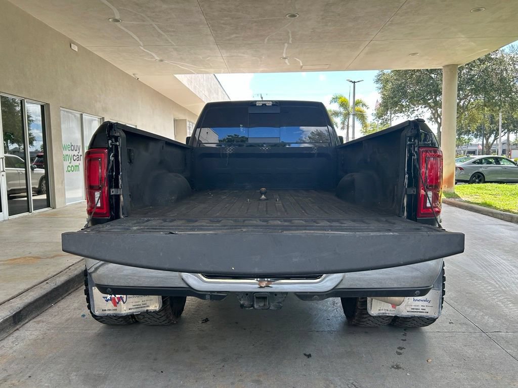 Used 2025 RAM 3500 Laramie w/ Sport Appearance Package AWD/4WD image 38